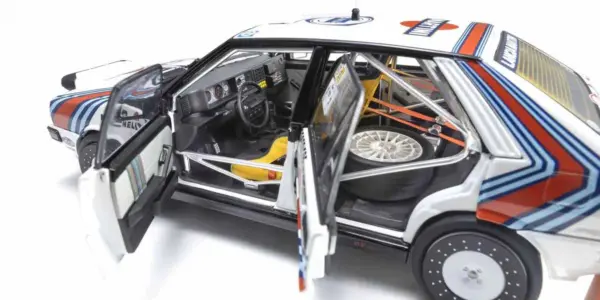 Kyosho 1:18 Lancia Delta HF 4WD Rally Monte Carlo 1988 Martini Nr.3