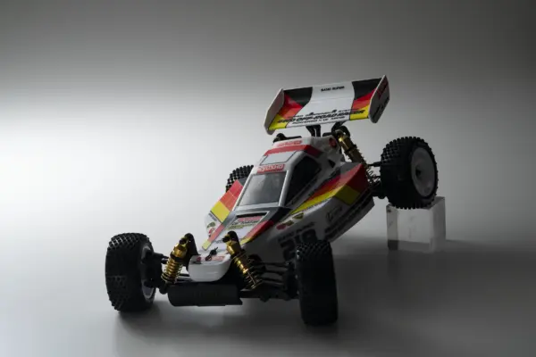 Kyosho Optima Mid 4WD 1:10 Kit *Legendary Series*