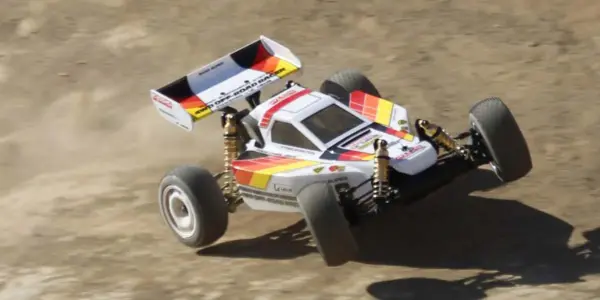 Kyosho Optima Mid 4WD 1:10 Kit *Legendary Series*