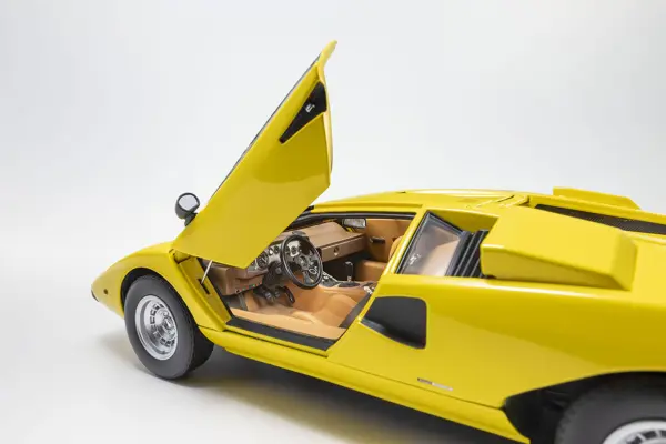 Kyosho 1:18 Lamborghini Countach LP400 1974