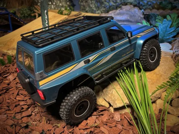 1:10 EP Crawler CR4.4 "PATROL"light blue" RTR