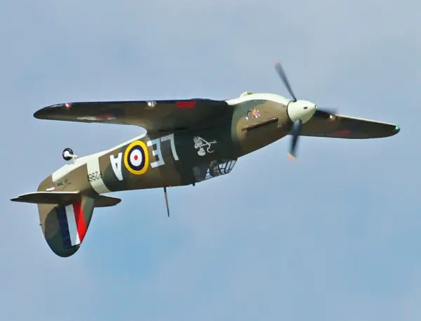 Xfly Hawker Hurricane Mk1 Brown/Green 1200mm PNP