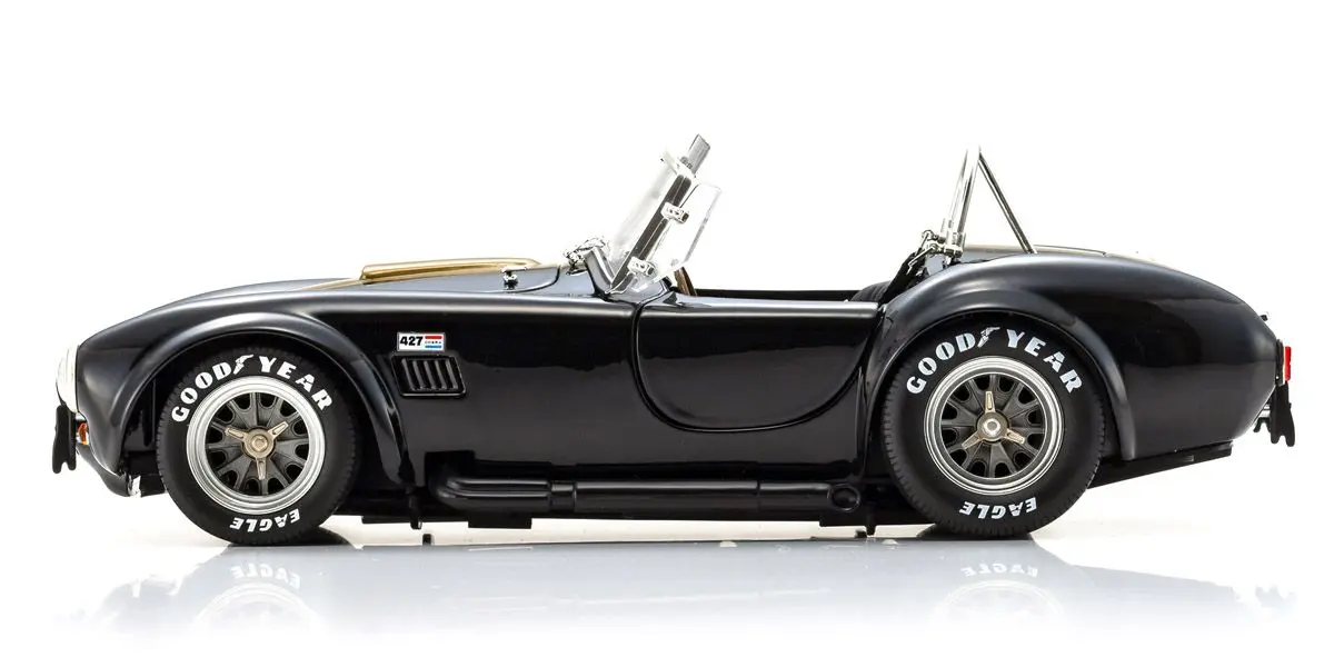 Kyosho 1:18 Shelby Cobra 427 S/C Spider 1962 Black/Gold – view 3