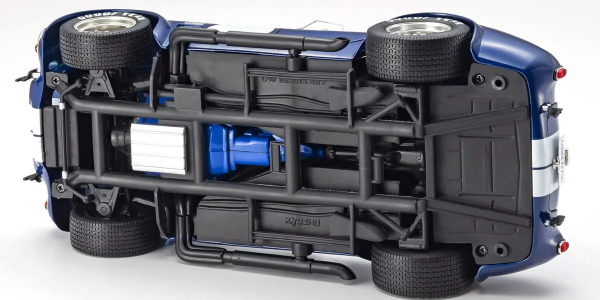 Kyosho 1:18 Shelby Cobra 427 S/C Spider 1962 Blue/White – view 5