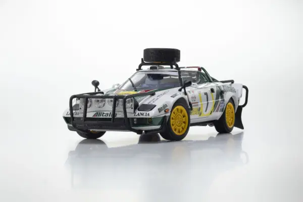 Kyosho 1:18 Lancia Stratos Hf s.munari 3rd Safari Rally 1977 nr.7