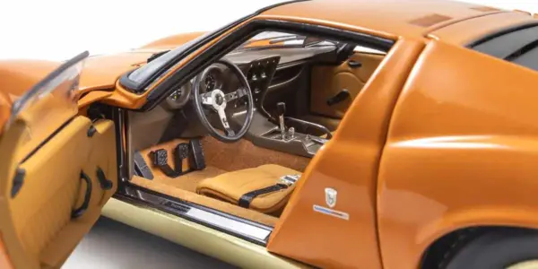 Kyosho 1:18 Lamborghini Miura P400 1968 Orange-Gold