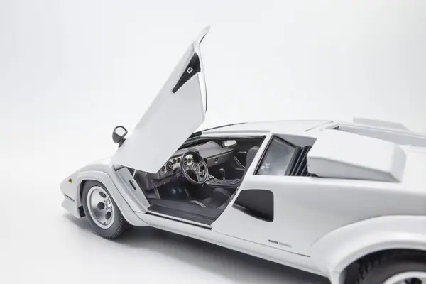 Kyosho 1:18 Lamborghini Countach Lp400 S White