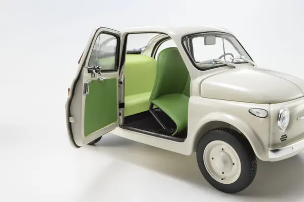 Kyosho 1:18 Fiat Nuova 500 Ivory Accessories Version