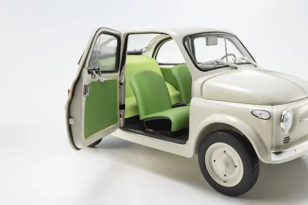 Kyosho 1:18 Fiat Nuova 500 Ivory Accessories Version