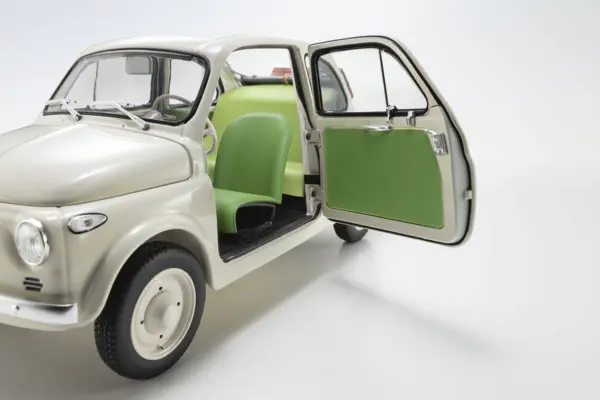 Kyosho 1:18 Fiat Nuova 500 Ivory Accessories Version