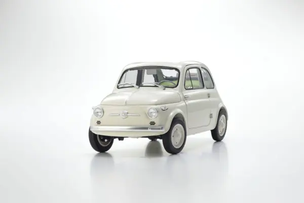 Kyosho 1:18 Fiat Nuova 500 Ivory Accessories Version