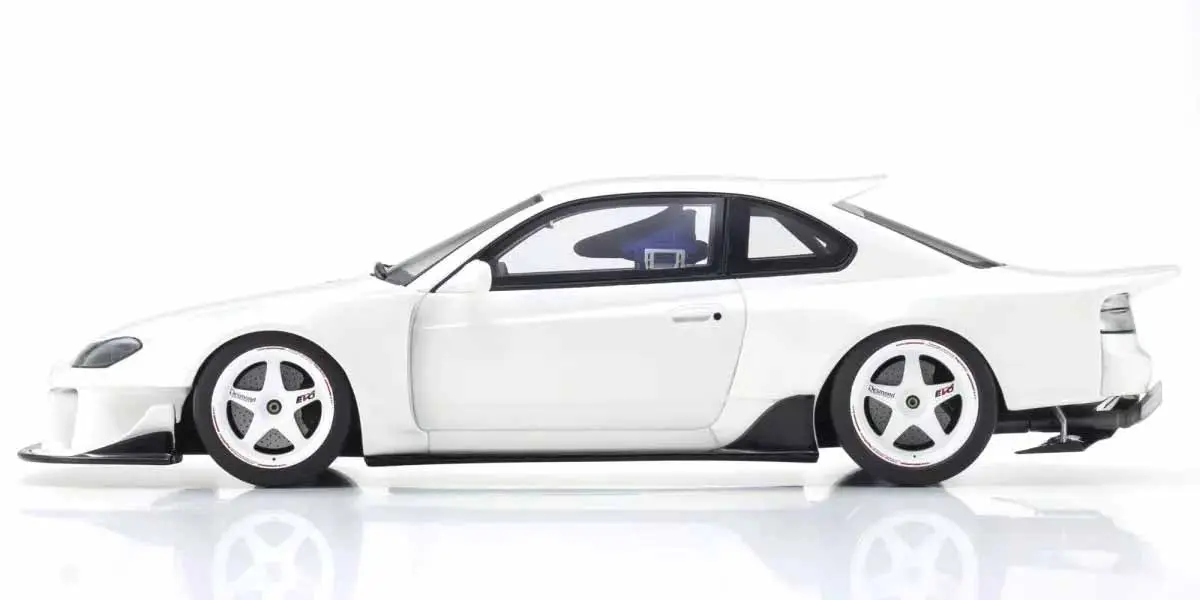 Kyosho 1:18 Samurai Collection Nissan Silvia S15 Khyzyl Saleem White – view 3