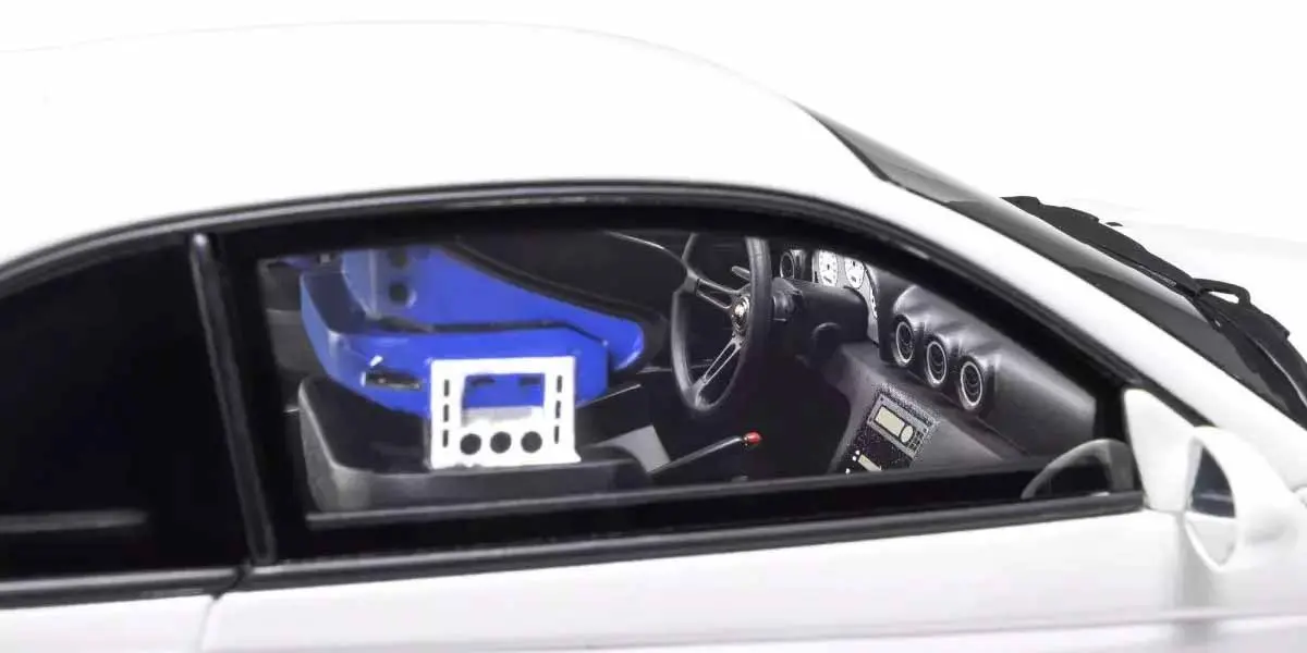 Kyosho 1:18 Samurai Collection Nissan Silvia S15 Khyzyl Saleem White – view 5