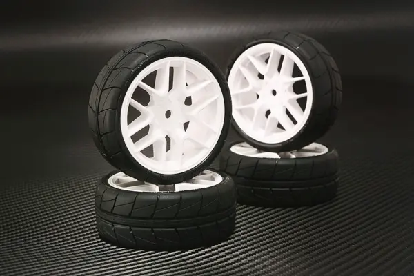 Sweep Hankook Tread 32deg 24mm Glued Tc Tyres 12spoke Carpet