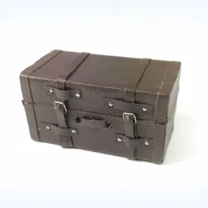 1:10 Leather Case Replica