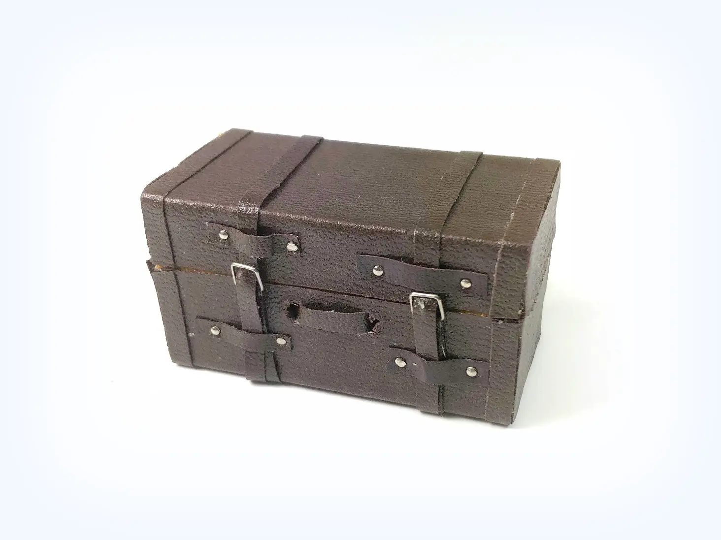 1:10 Leather Case Replica
