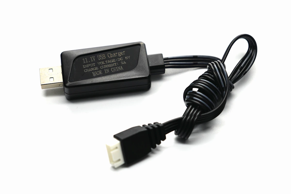 BLACKZON USB Battery Charger (3S)