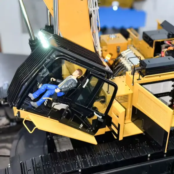 1/14 Metal Remote Control Hydraulic Tracked Excavator 385CF RC Digger Brushless Motor Light System Flysky PL18EV LITE Radio