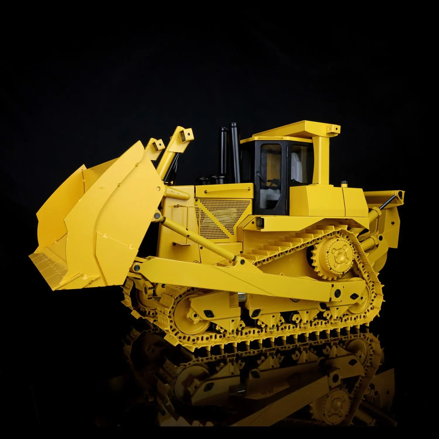 JDMODEL Metal 1/14 RC Bulldozer DXR2 JDM-98 Hydraulic Dozer Construction Vehicle Truck Model Radio Light Sound Pump Cylinder Tracks ESC Motor