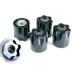 1:10 Alu. Hub Nut M4 Black (4)