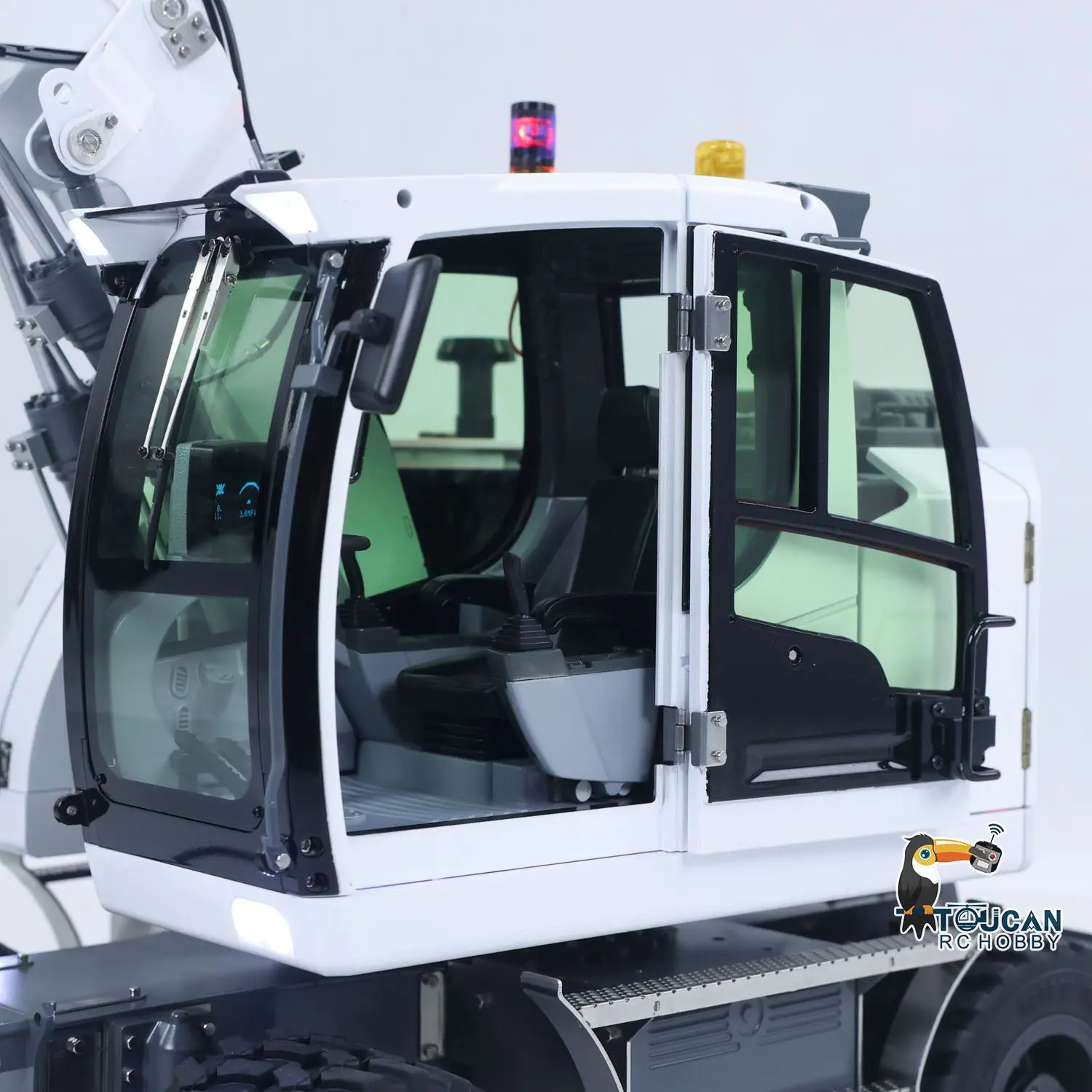 1/14 Remote Control Hydraulic Wheeled Excavator 7-ways Valve RC Digger 2WD/4WD Engineering Vehicle RTR Axle Lock PL18EV Lite