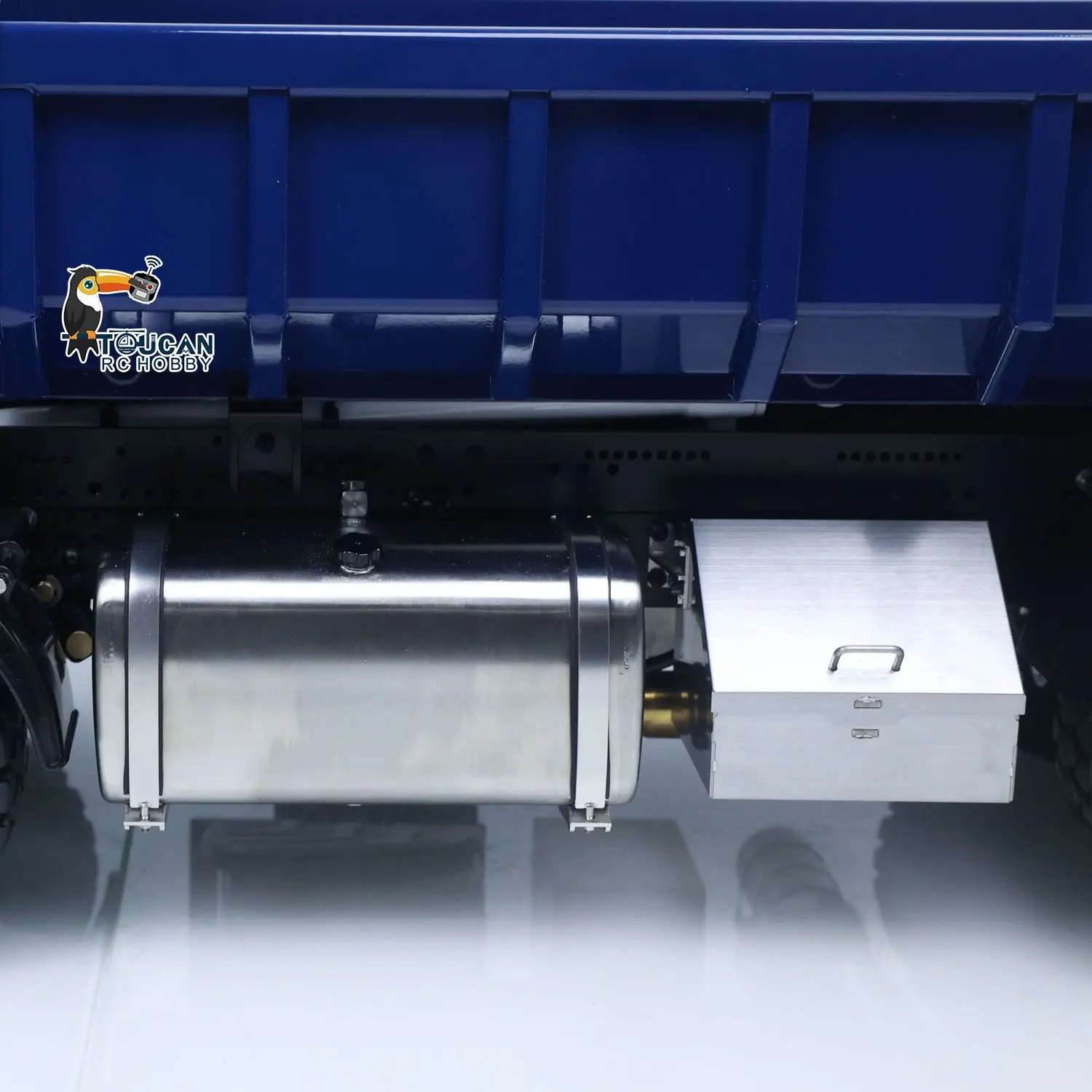 1/14 LESU RC 8x8 RTR Painted and Assembled Metal Hydraulic Crane Dumper Tipper Truck Sound Light System ECS Motor