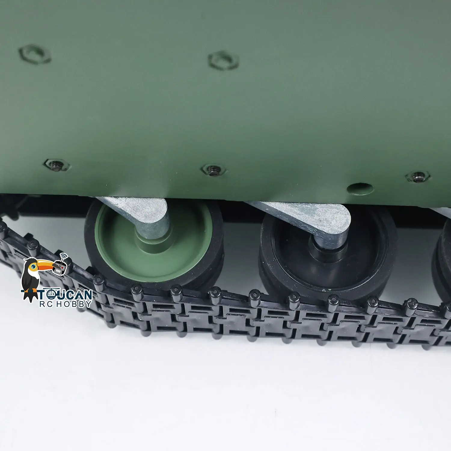 Tongde 1/16 Remote Control Tank Model M2128 Bradley Infrared System 320 Degree Rotation Turret Light Sounds Battery Ready to Run