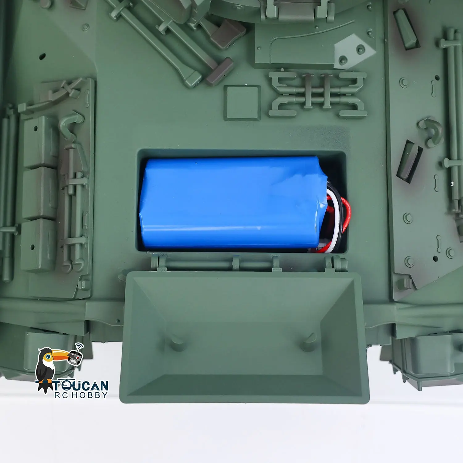 Tongde 1/16 Remote Control Tank Model M2128 Bradley Infrared System 320 Degree Rotation Turret Light Sounds Battery Ready to Run
