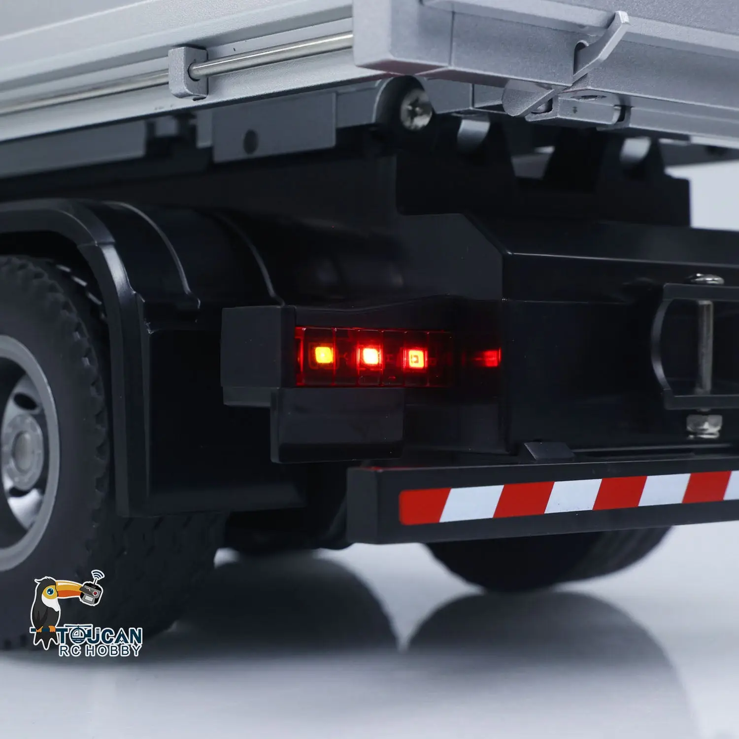 HUINA 1/14 Remote Control Dump Truck 12CH RC Tipper Finished Model Toy Gift RTR Light Sound Effects Radio USB Charging Cable