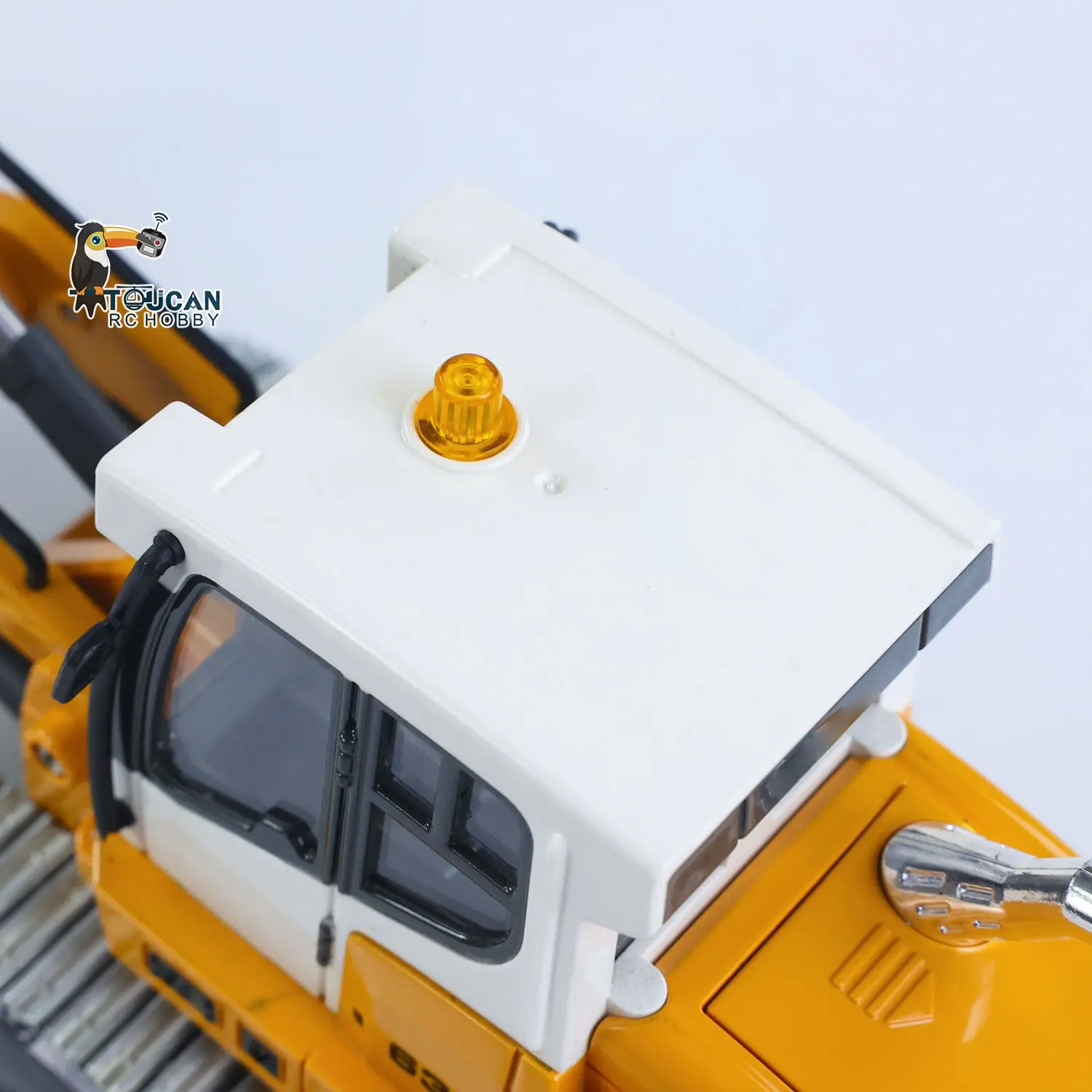 1:50 RC Electric Lifting Tracked Loader LR636 2.4G Construction Vehicle Metal Bucket Tracks Ripper RTR Model Light Sound Battery