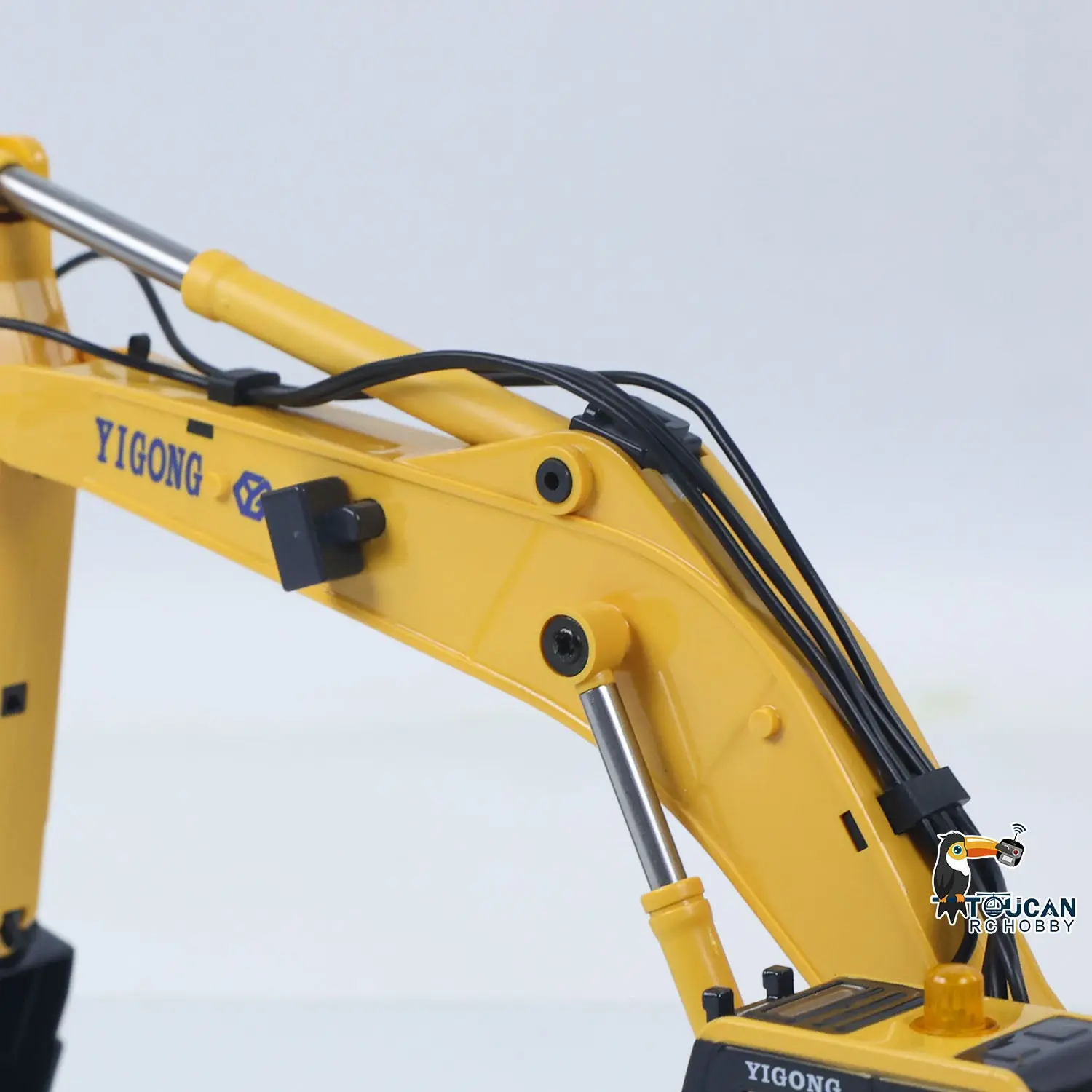 1/50 RC Digger PC520 Electric Lifting Radio Control Excavator Engineering Vehicle Metal Tracks Lights Sound Small Toy Collection