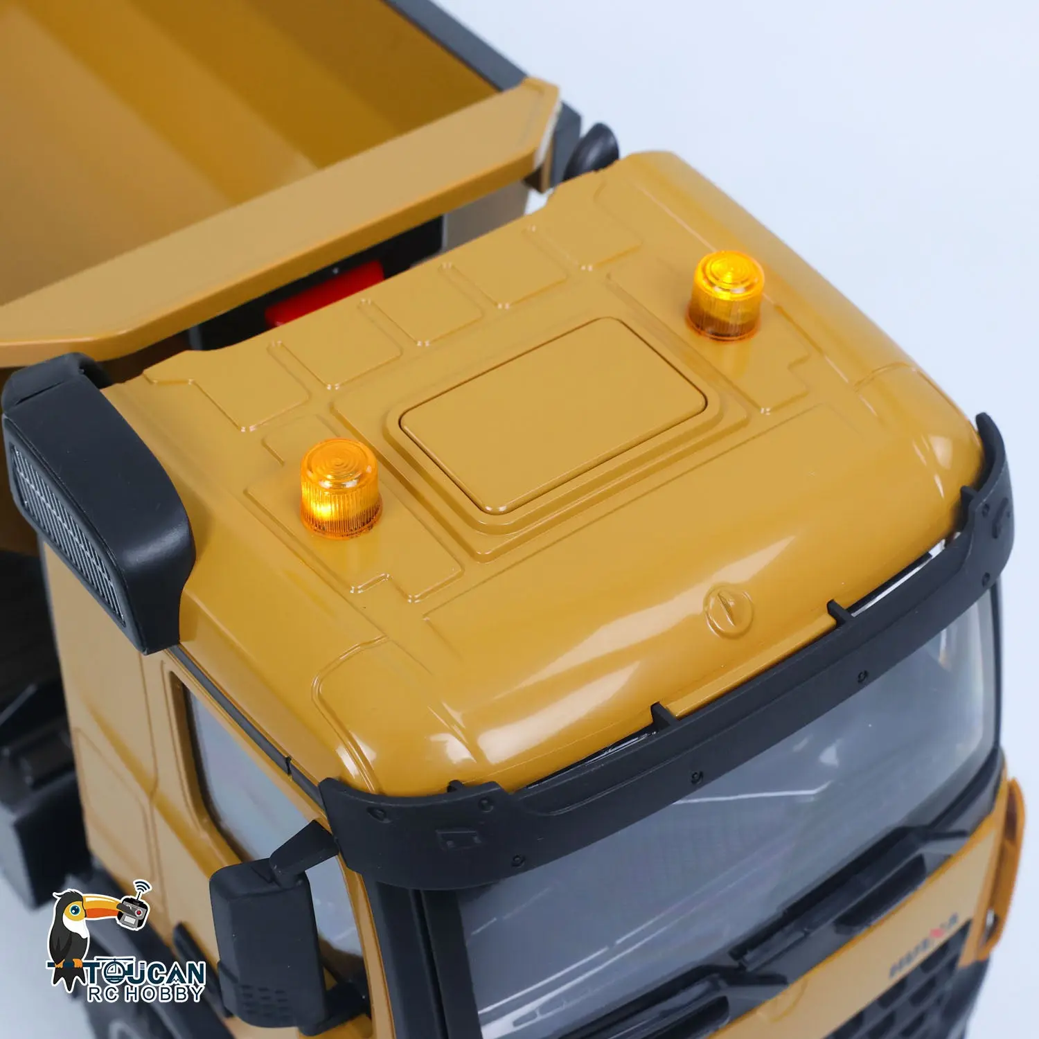 HUINA 1/14 Electric RC Dump Truck 573 Remote Control Tipper Model Vehicle Flowing Water Light Sound Effect 2.4G Radio Battery