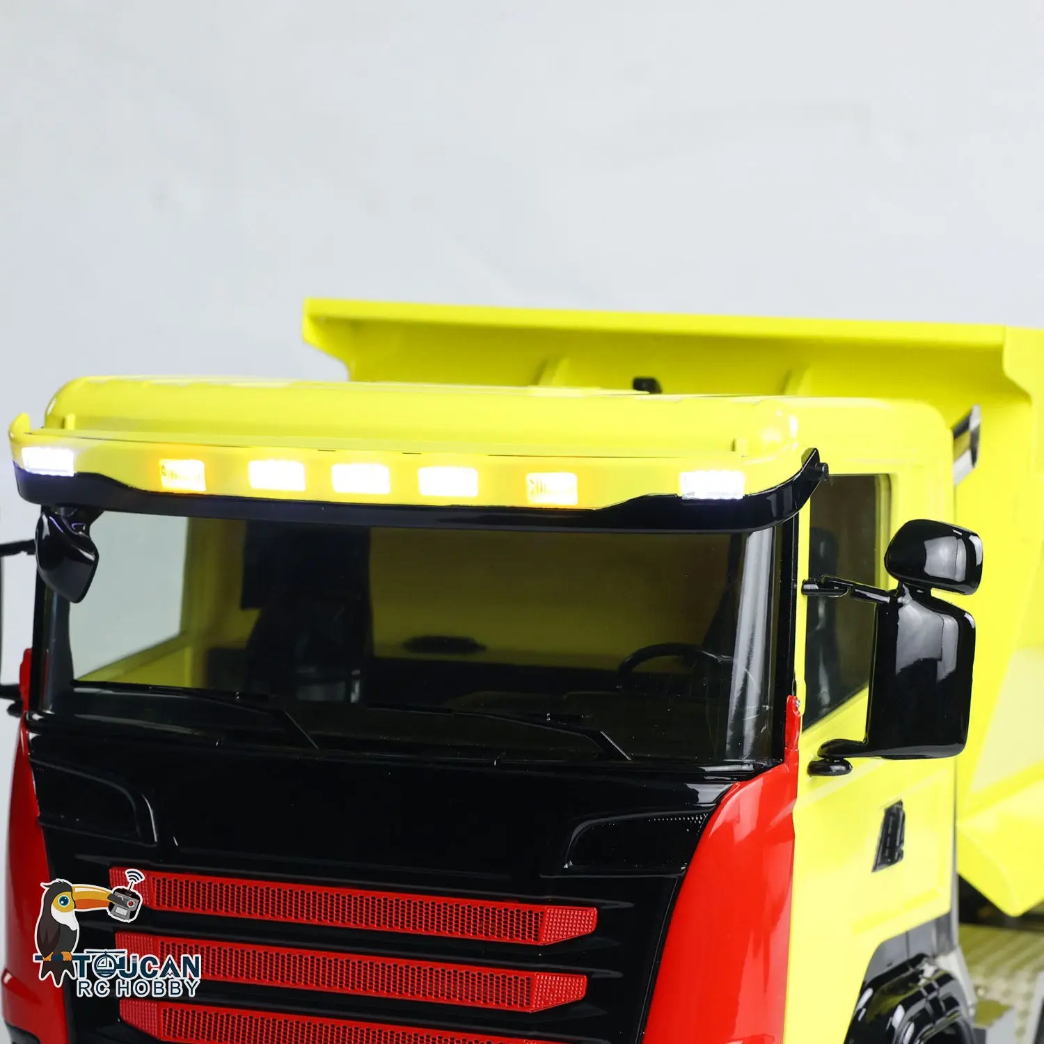 Metal 1/14 8x8 Hydraulic RC Roll Off Dumper Truck Engineering Vehicle Model Differential Lock Axles 3Speed U-shaped High Bucket