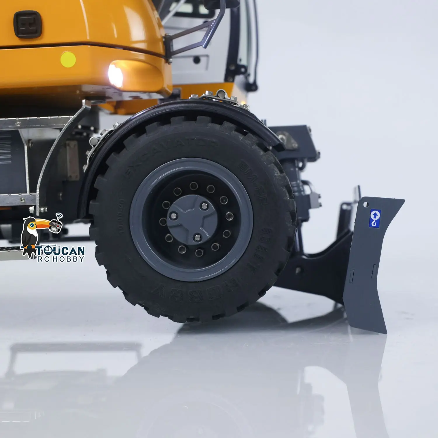 1/14 Metal RC Hydraulic Wheeled Excavator LR914 4*4 8ways Valve RTR Digger Toy Axle Lock Flysky PL18EV Lite Light Sound Mudguard Manual Quick Release Tail hook