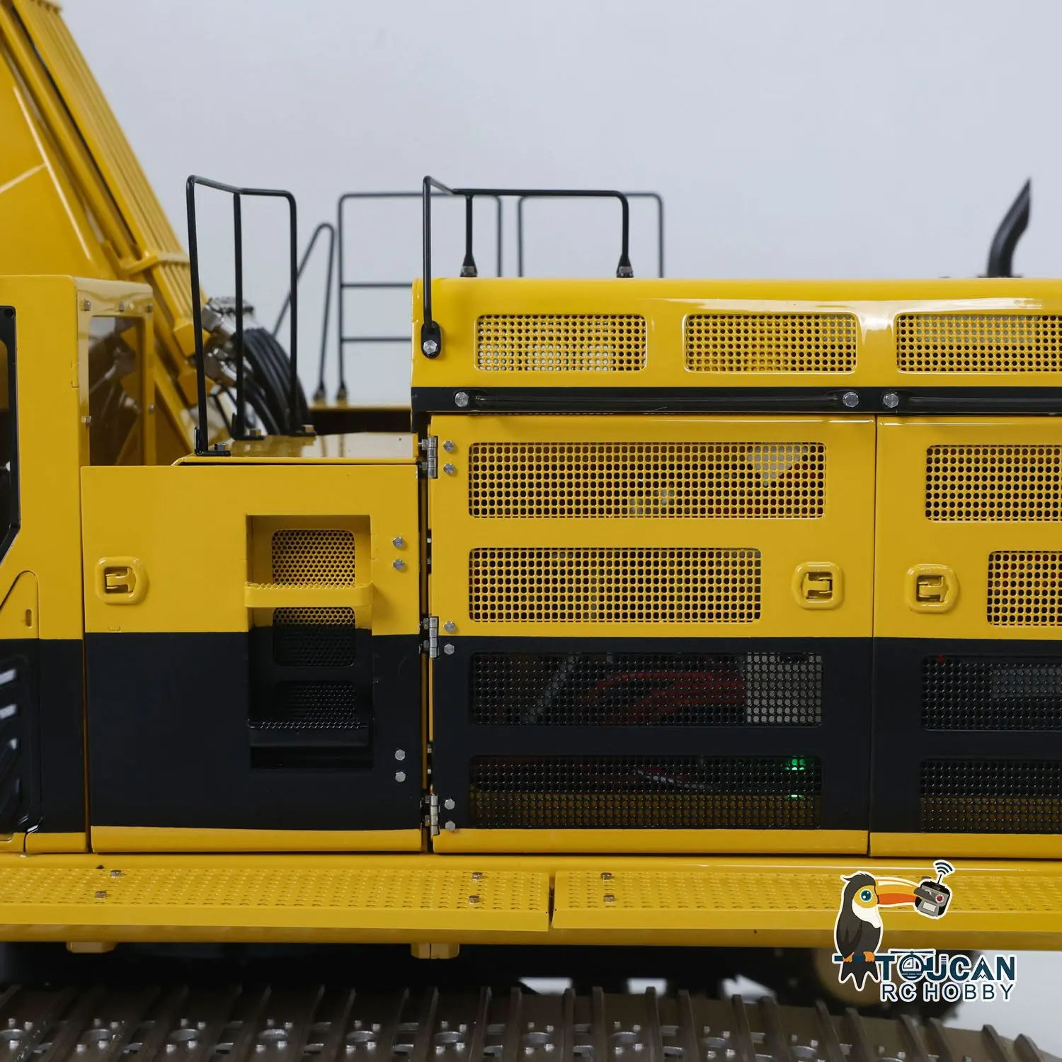 LESU 1/14 Metal Hydraulic RC Excavator C374F Remote Control Heavy Construction Digger Model Paladin PL18EV LITE 6CH Valve Sound Light Battery LCD Screen Motor