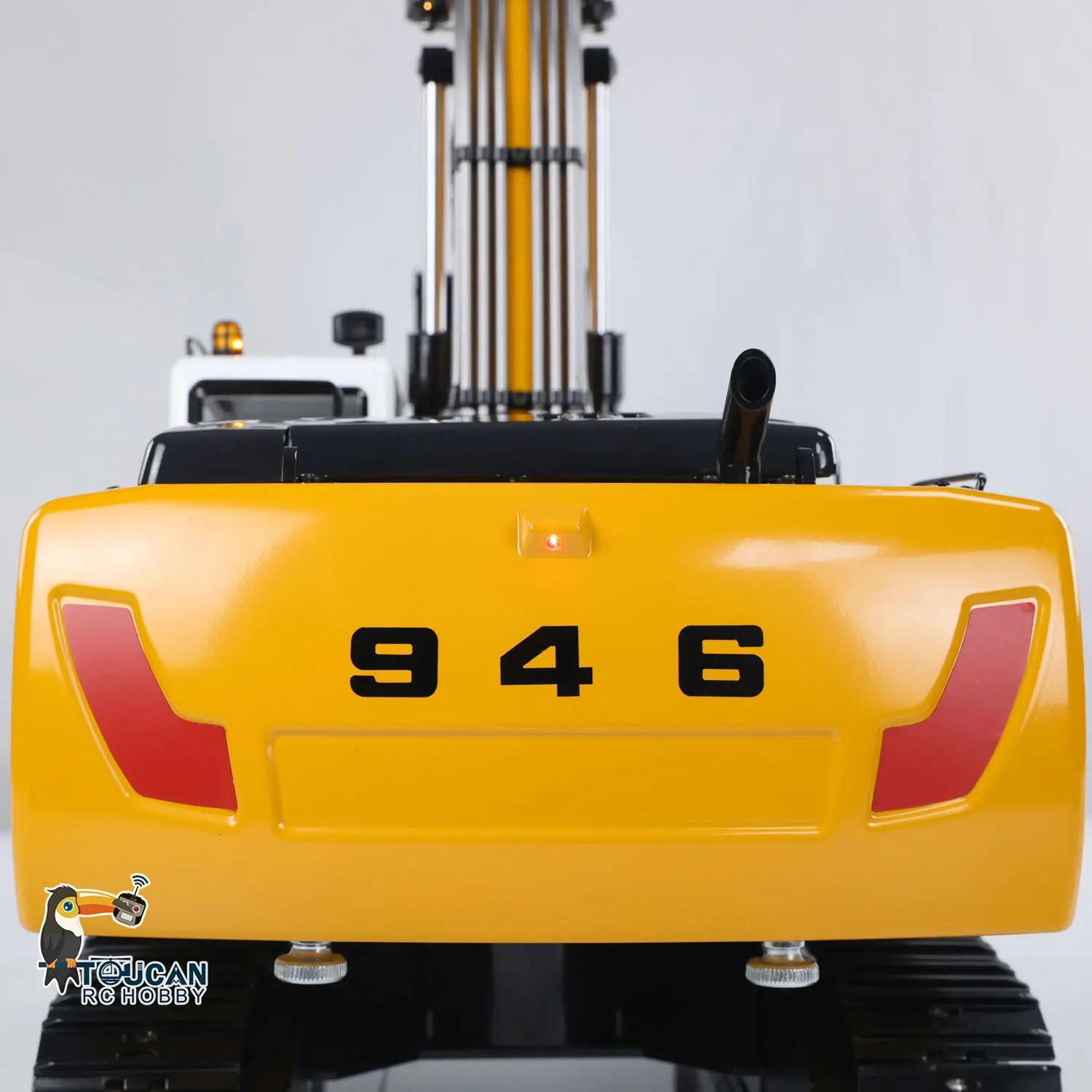Remote Controlled Excavator 1/14 Scale 946 9CH Tracked Digger Two-Section Arm Metal Grab Bucket Ripper Light Motor ESC Cylinders
