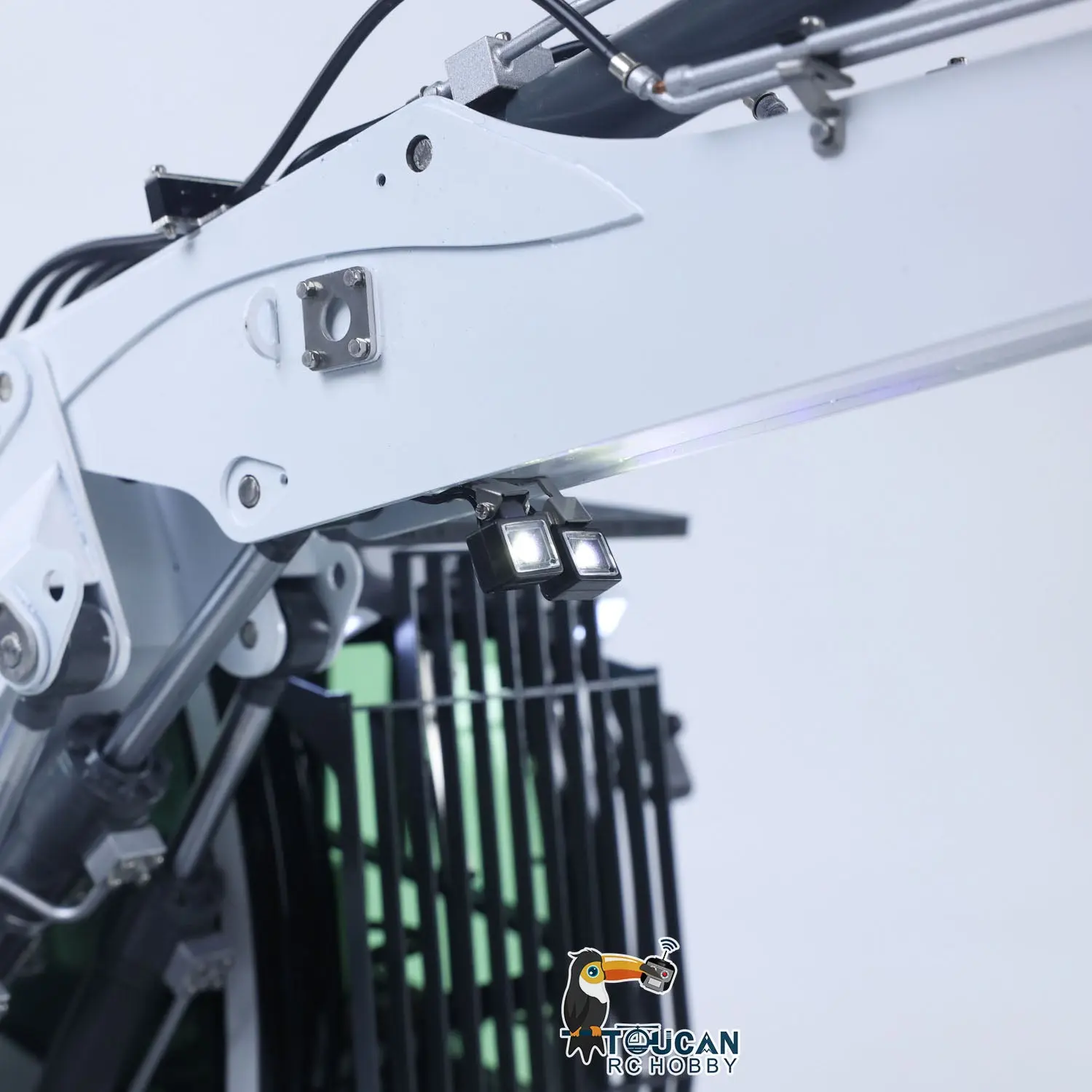 1/14 Metal RC Hydraulic Wheeled Excavator LR914 4*4 8ways Valve RTR Digger Toy Axle Lock Flysky PL18EV Lite Light Sound Mudguard Manual Quick Release Tail hook