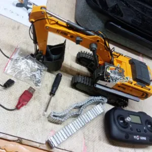 1/50 RC Excavator K970 Engineering Vehicle Remote Control Electric Lifting Digger Metal Bucket Tracks Light Sound RTR Battery