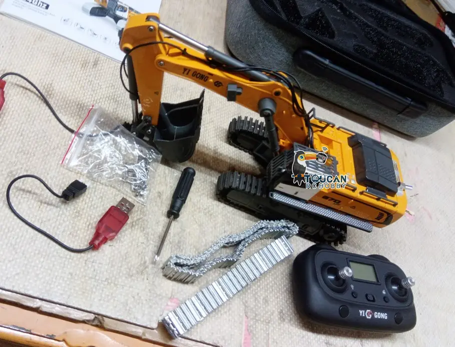 1/50 RC Excavator K970 Engineering Vehicle Remote Control Electric Lifting Digger Metal Bucket Tracks Light Sound RTR Battery