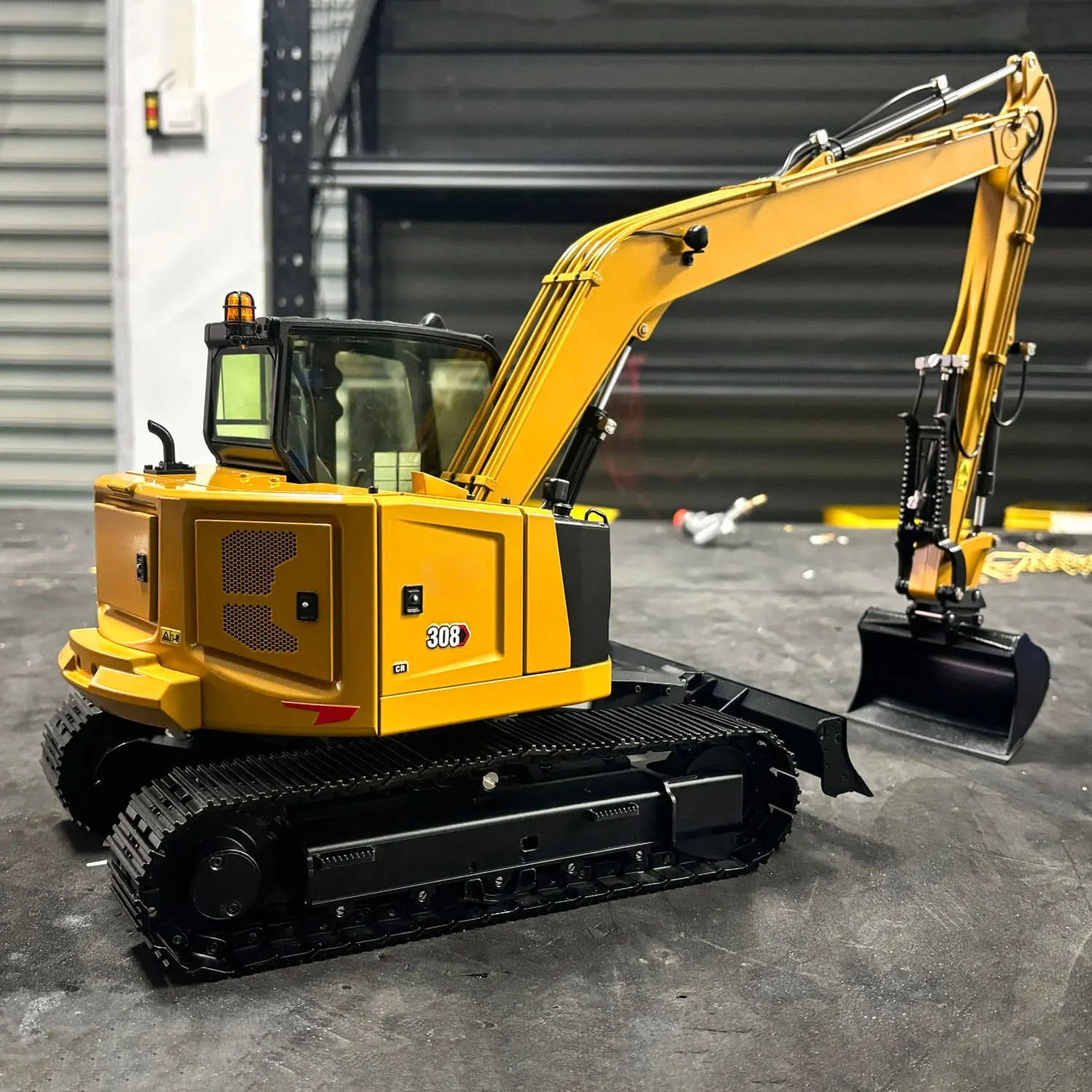 1/14 C308 RC Hydraulic Excavator 4 Valve Remote Control Construction Vehicle Extended Arm Brushless Motor No Sounds Charger