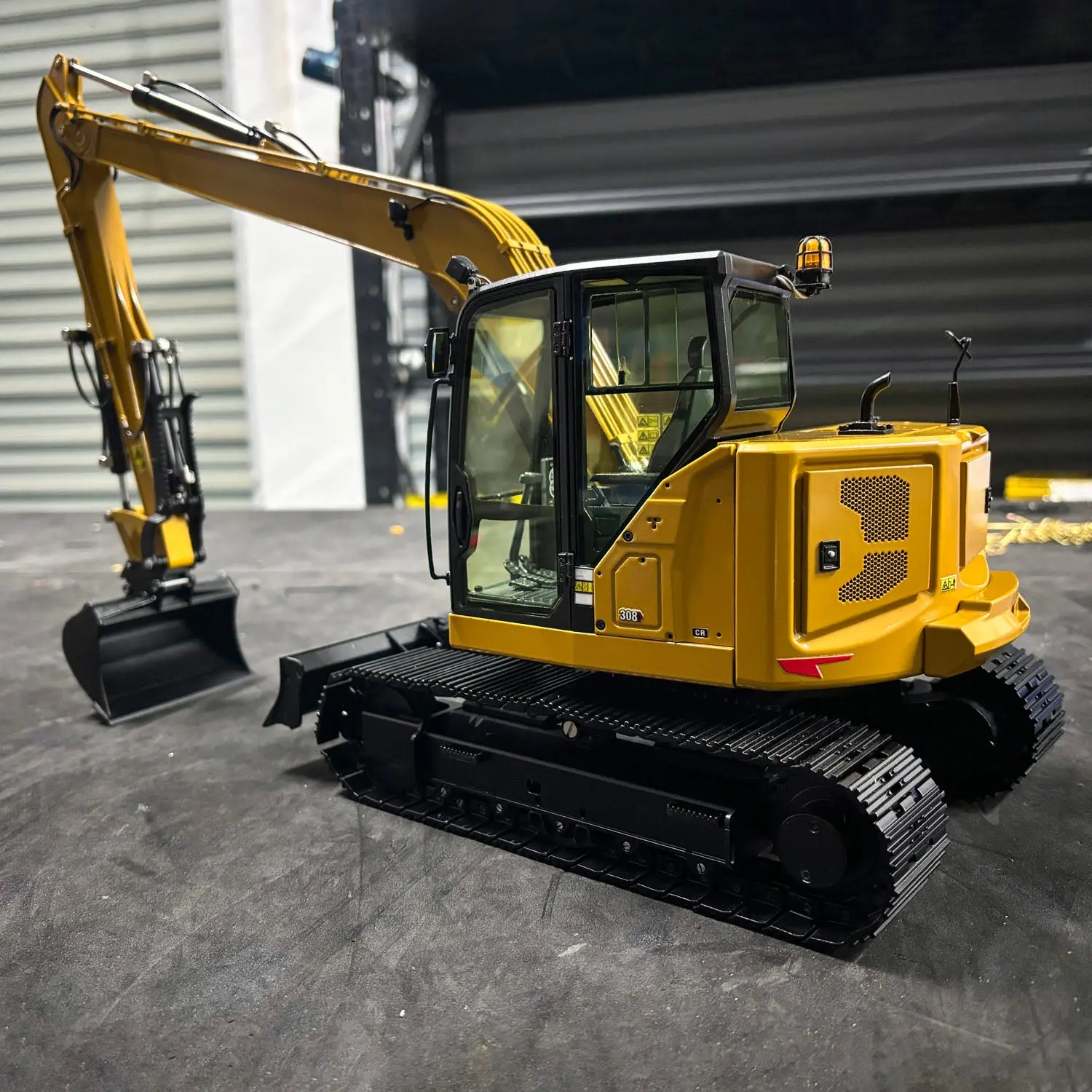 1/14 C308 RC Hydraulic Excavator 4 Valve Remote Control Construction Vehicle Extended Arm Brushless Motor No Sounds Charger