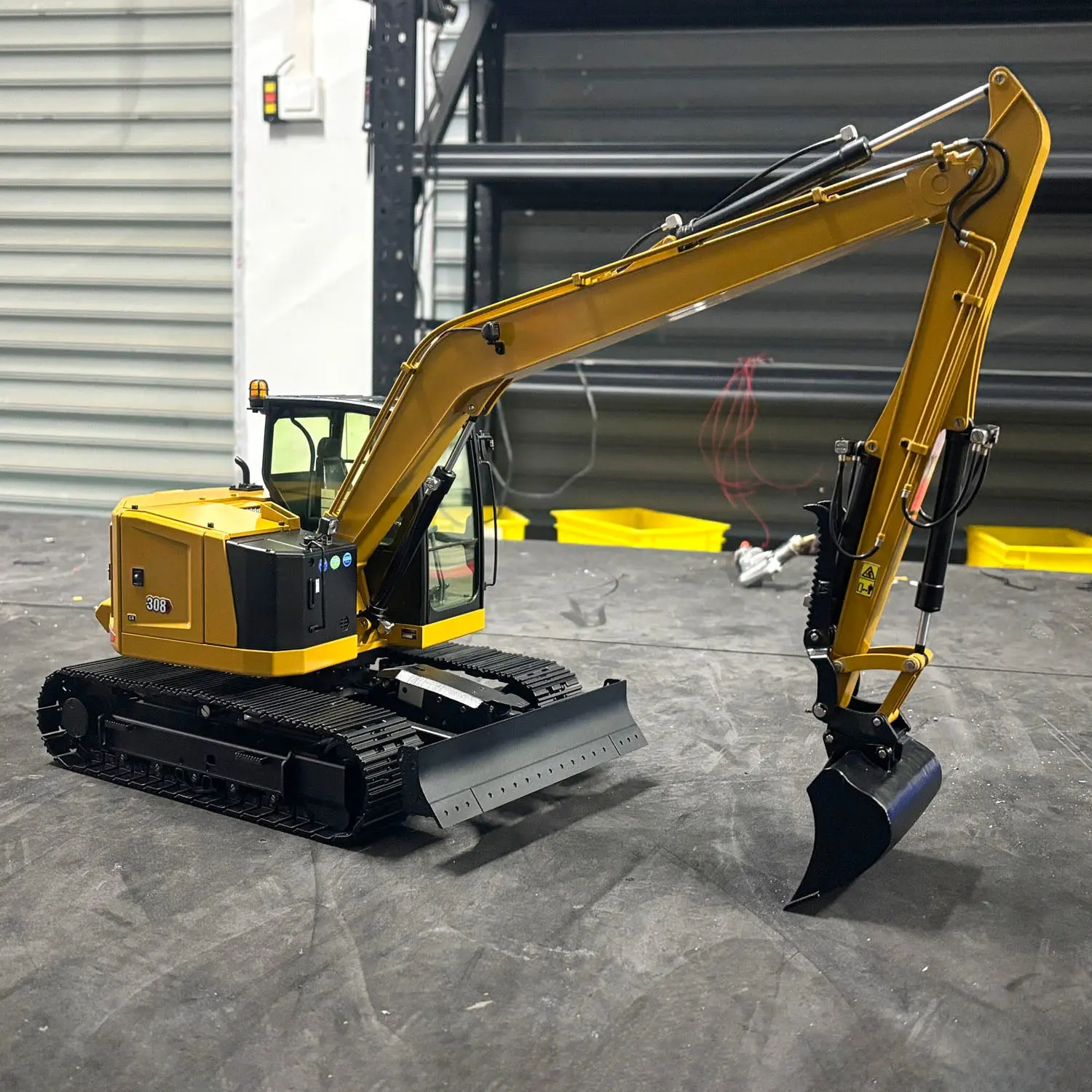 1/14 C308 RC Hydraulic Excavator 4 Valve Remote Control Construction Vehicle Extended Arm Brushless Motor No Sounds Charger