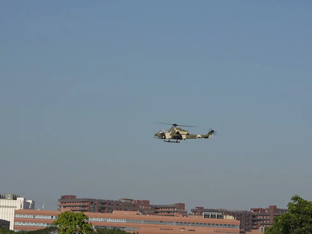 Roban AH-1 Cobra Jungle Camo 470 Size Scale Helicopter – RTF