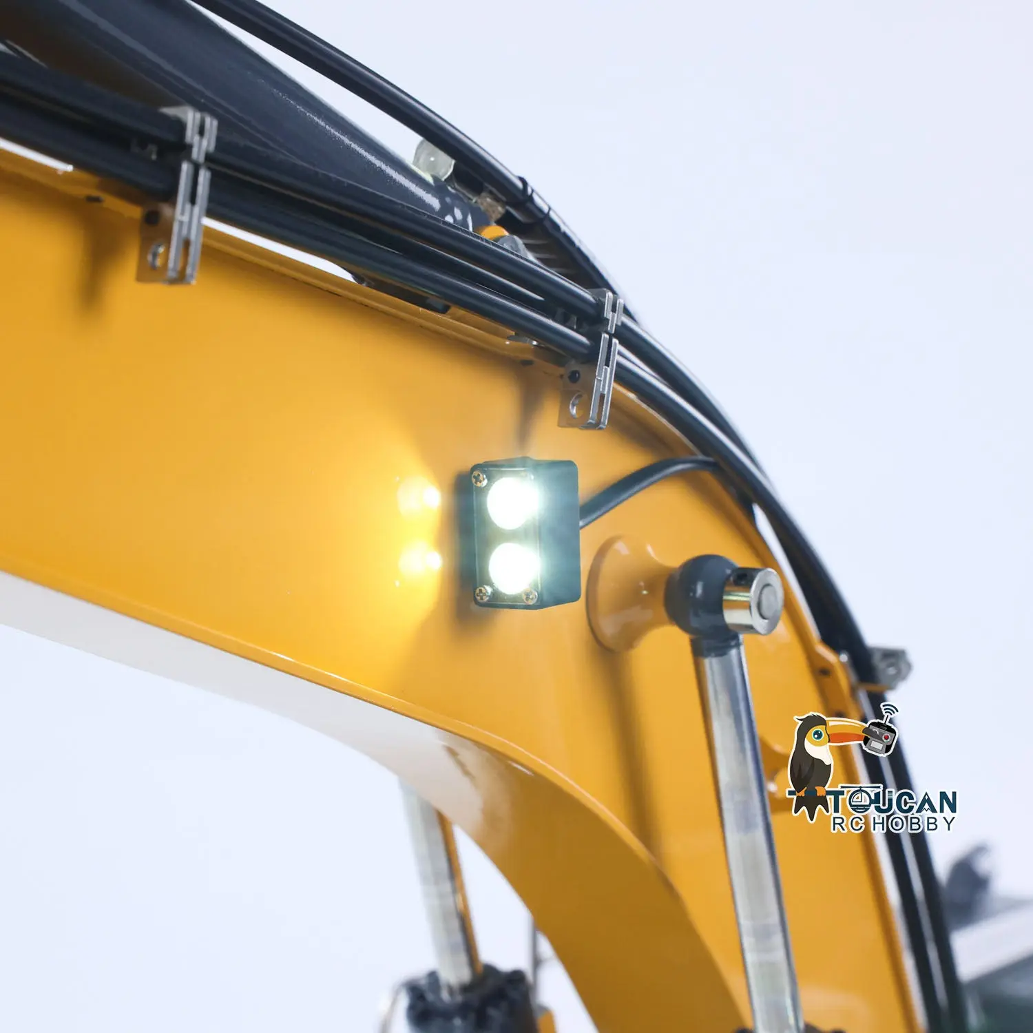 XDRC 1/14 Full Metal RC Excavator 945 Remote Control Tracked Hydraulic Construction Vehicles Trucks 5CH Reversing Valves PL18EV Radio Light Sound Quick Coupler Steel