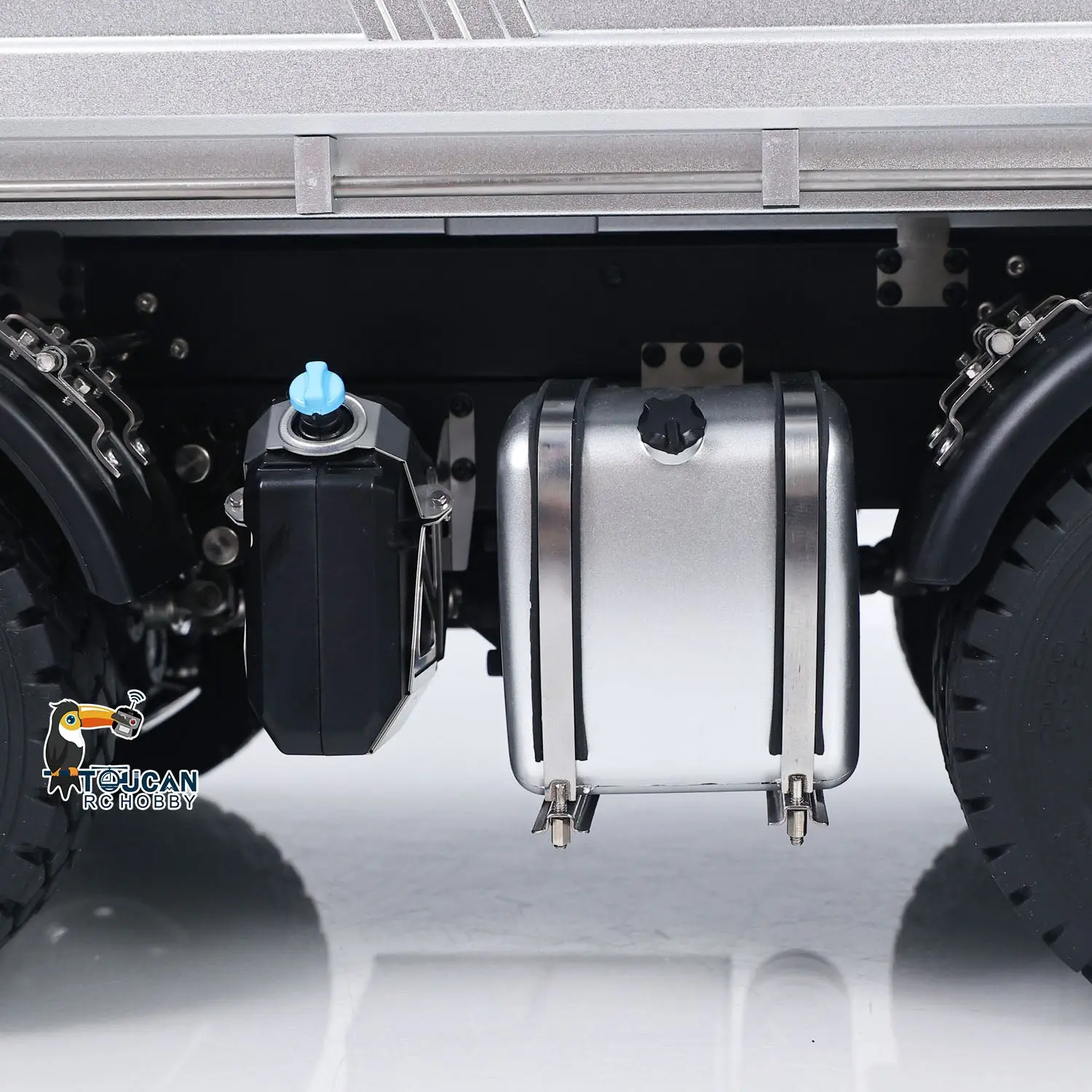 Kabolite 8X8 1/14 RC Dump Truck 5703 Electric Lifting Remote Control Tipper Model 2Speed Gearbox Lights Sound System Battery Charger