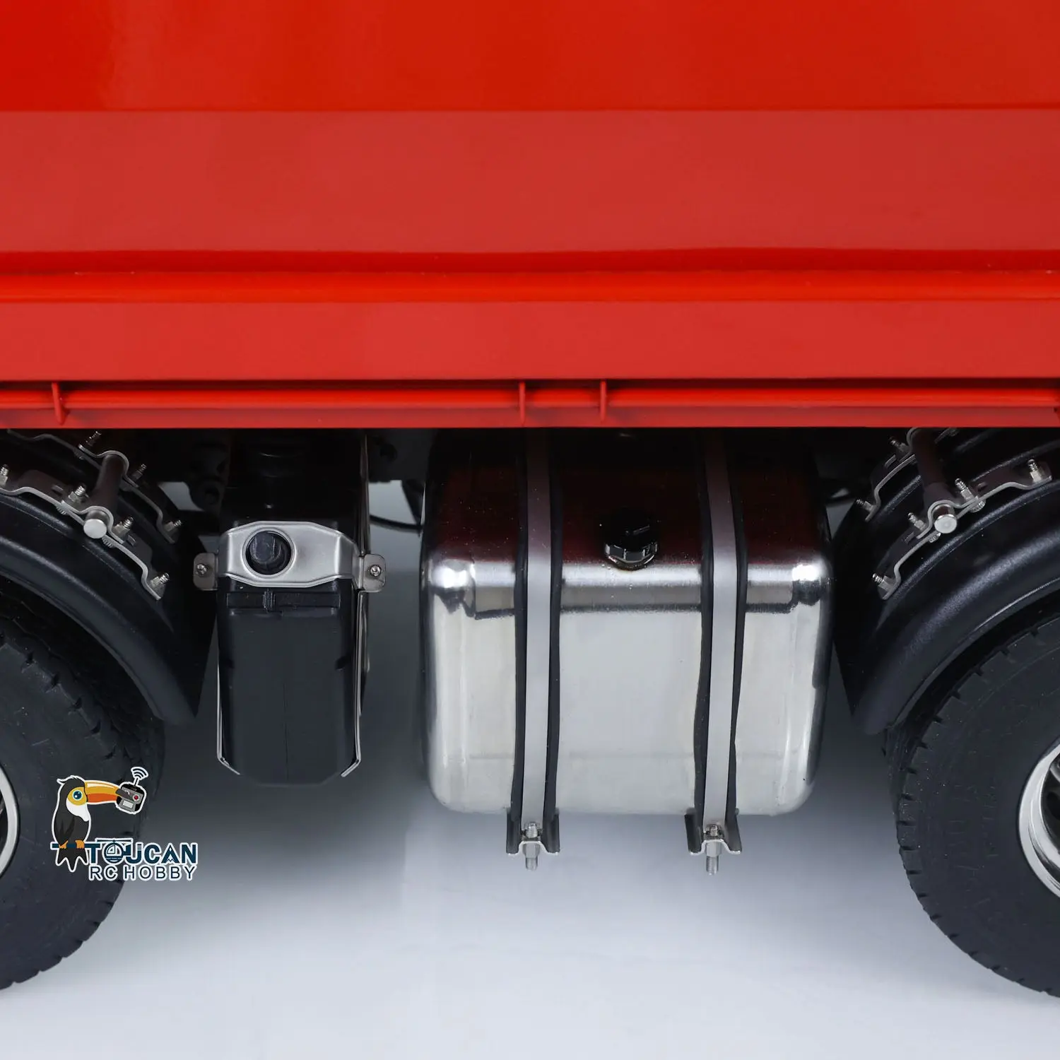 1/14 8x8 RC Hydraulic Dump Truck Metal Radio Control Tipper Car Model Sounds Lights 3-speed Differential Lock Axles ST8 for Adult