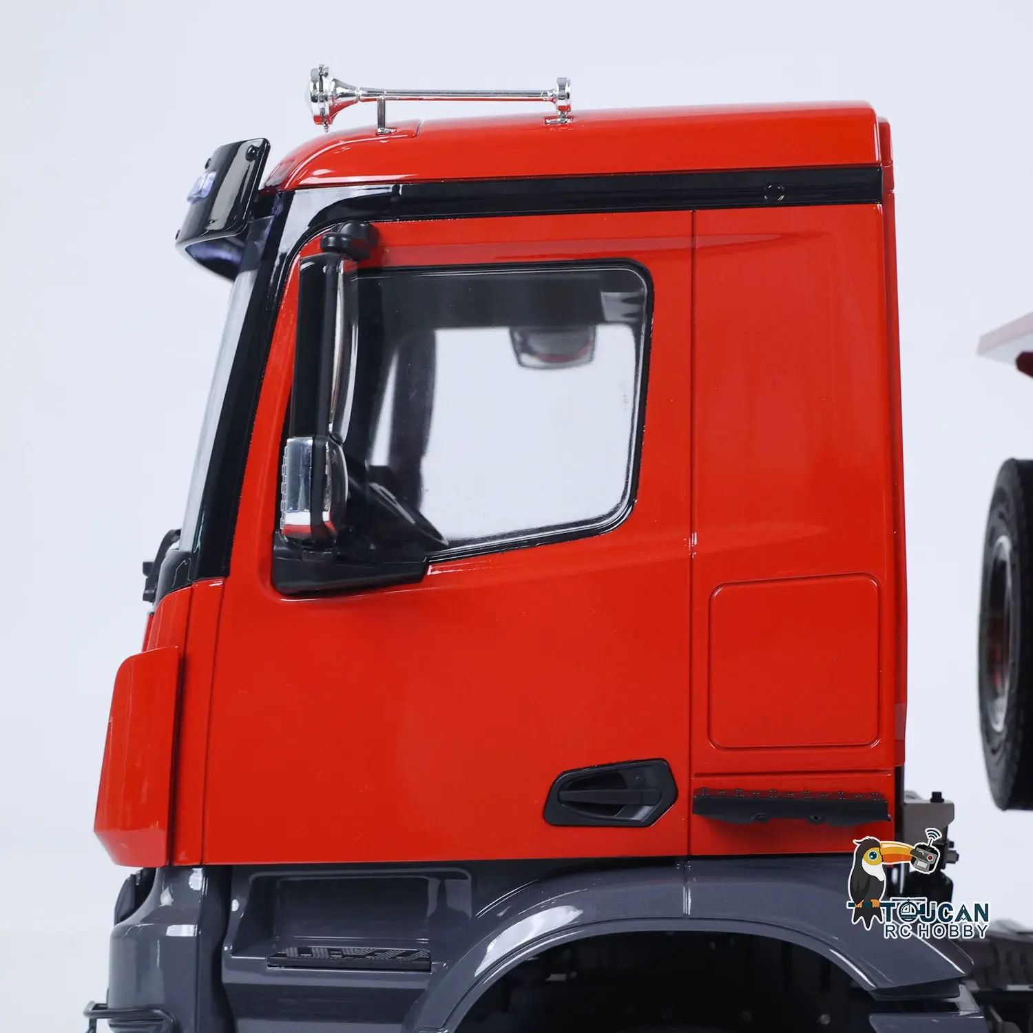 1/14 8x8 RC Hydraulic Dump Truck Metal Radio Control Tipper Car Model Sounds Lights 3-speed Differential Lock Axles ST8 for Adult