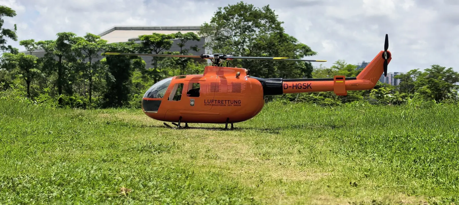 FLISHRC BO105 (MBB Bölkow Orange) RTF FL500 V2 500 Class/Size Scale RC Helicopter