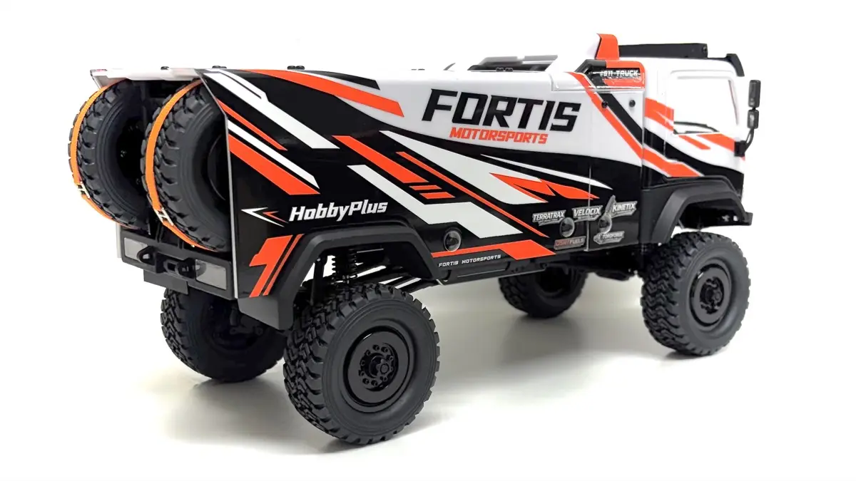 Hobby Plus 1:18 Rally Truck DKR-4 Fortis RTR - white
