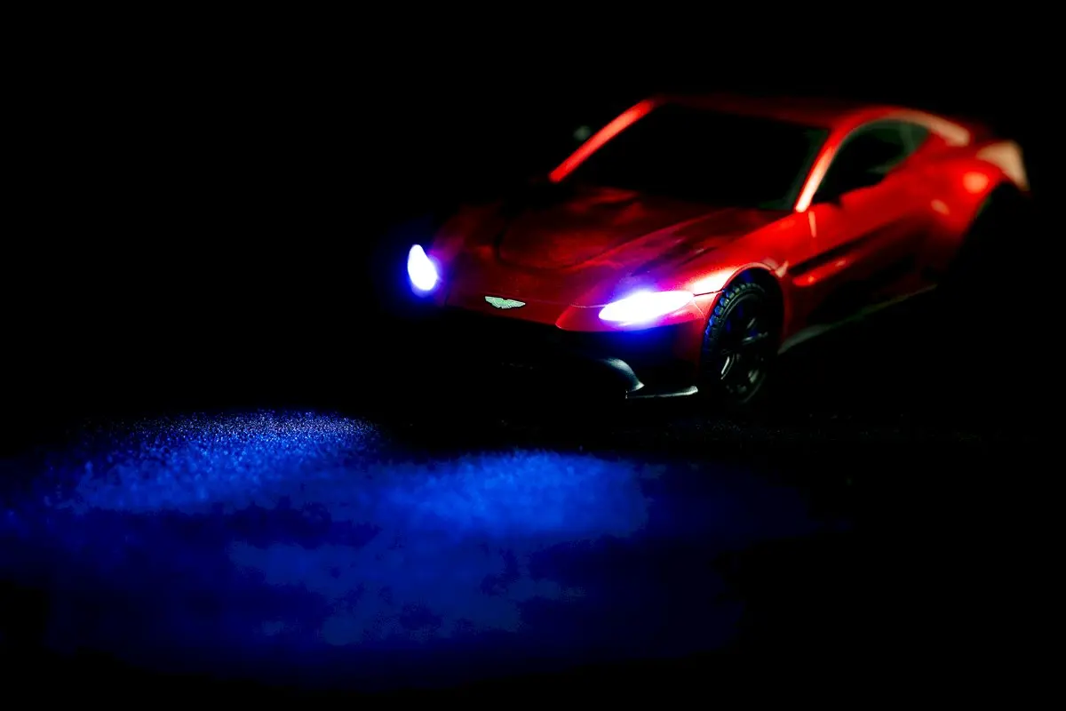 TEC-TOY Aston Martin Vantage RC 1:24 2.4GHz - Red